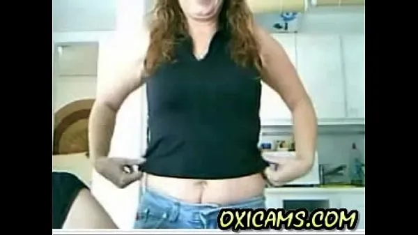 مقاطع فيديو ساخنة Webcam Spanish 20yo girl girlfriend mum showing tits (new دافئة